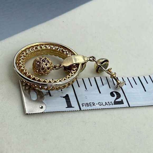 Vintage hoop 3D ornate dangle screw back earrings - Picture 3 of 6